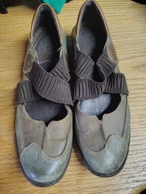 Born Women's Olive Green and Brown Leather Slip-On Shoes